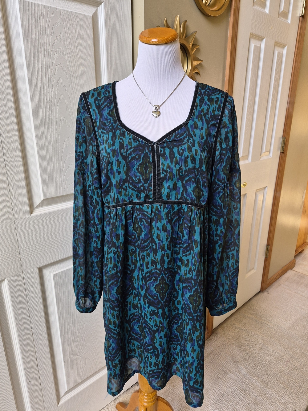 Nicole Richie Collection Teal & Black Printed V-Neck Tunic Dress